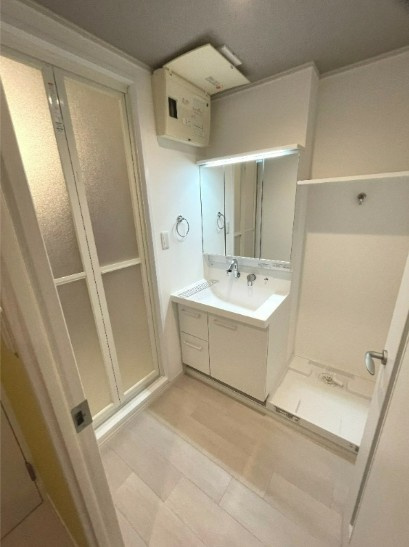 室内しフォーム物件の洗面所