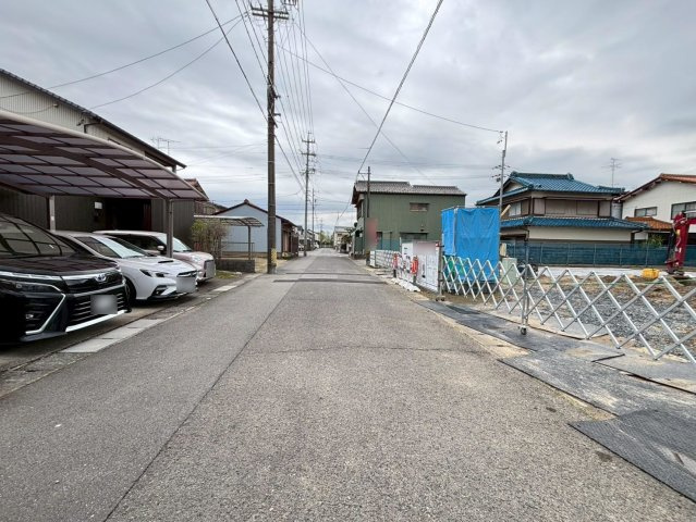 タマタウン　岐阜市萱場東町（城西小）　全3区画分譲の前面道路含む現地写真|「現地（2026年4月7日）撮影」　
■前面道路　
■ヤマダ不動産　株式会社リライフ