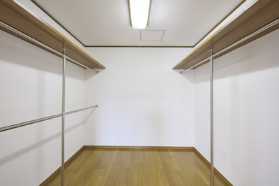 【収納】 | 富岡市宮崎中古建て | 2階ウォークインクローゼット