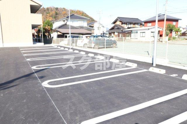 サンライブDの駐車場