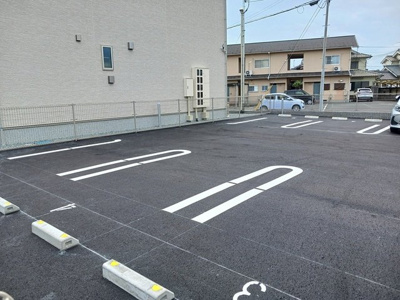 【駐車場】 | ブランシュ―ル | カースペースがあります