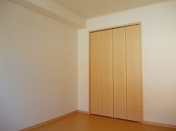 【収納】 | フェリア香呂Ｃ | 大きなスペースがあり、収納には困りません
