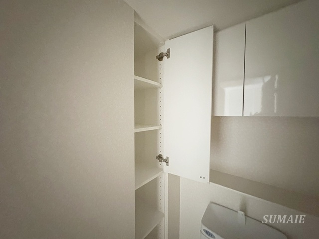 パークアクシス駒込ＨＩＬＬＴＯＰの収納|トイレの横にも収納スペースがあります☆
