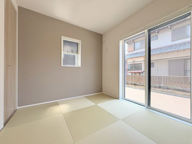 タマタウン　岐阜市萱場東町（城西小）　全3区画分譲の和室|一室あると便利な和室は、来客時はもちろん、お子様のお昼寝や遊び場、寝室としてもご利用いただけます。