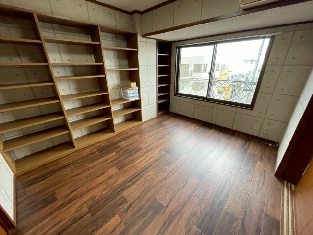 カサベルデ青谷の居間・リビング