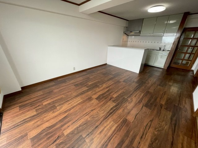 カサベルデ青谷の居間・リビング