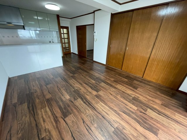 カサベルデ青谷の居間・リビング