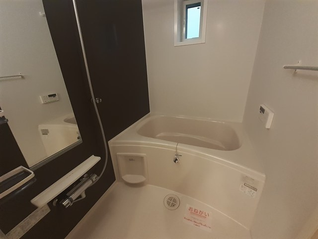 アブニール篠山の浴室