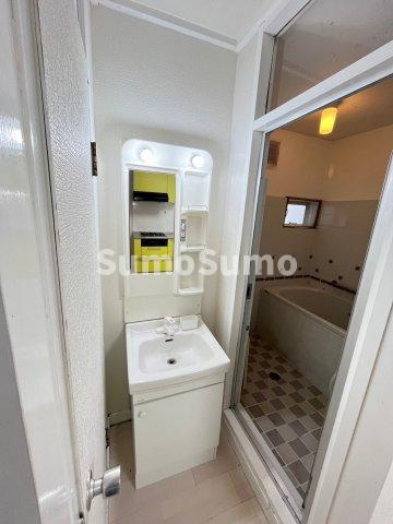 芦屋第一コーポラスの洗面所|忙しい朝には欠かせない洗面所です