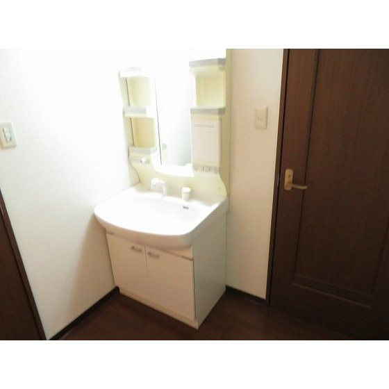 クレール秀光の洗面所|独立洗面台