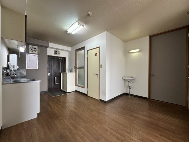 府中市是政２丁目の賃貸マンションの居間・リビング