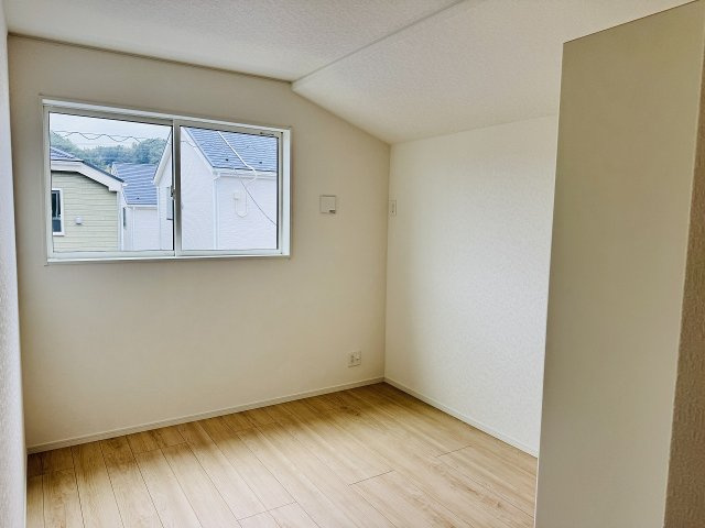 八王子市　宮下町　新築一戸建て　５期の子供部屋|～2階5.7帖の洋室です～