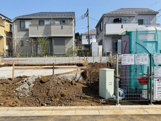八王子市　宮下町　新築一戸建て　５期の駐車場|～L字型に2台駐車可能～