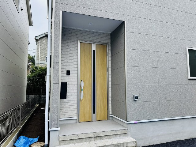 八王子市　宮下町　新築一戸建て　５期の玄関|～玄関は安心のWロックキーを採用～