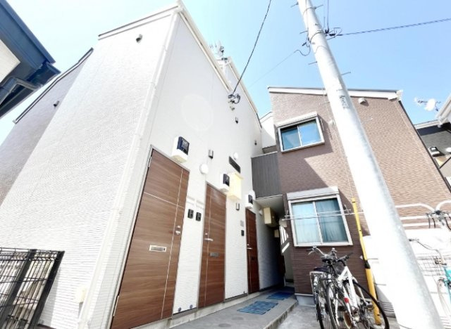 横浜市保土ケ谷区峰岡町３丁目のアパートの外観