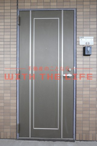 ソレーユ諏訪野【キャッシュバック対象物件】の玄関|収納もある玄関です