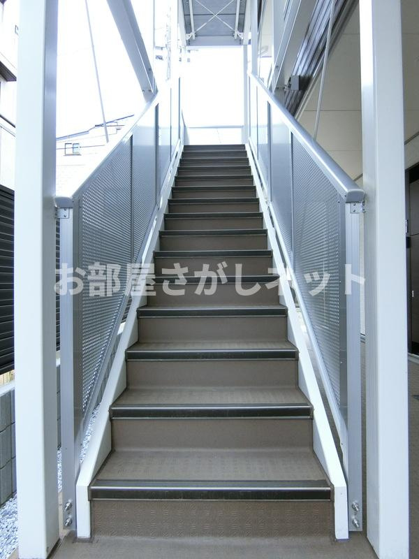 リブリ・鶴見市場【おとり物件なし】#学生・社会人にオススメ！初期費用分割払いOK！のエントランス