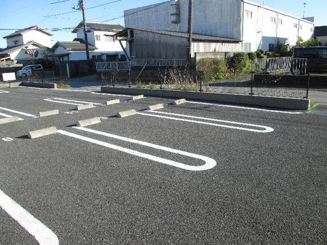 駐車場に車を止められます