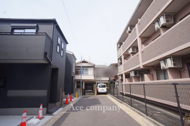【前面道路含む現地写真】 | 東大阪市寺前町2丁目　【1号棟/全6棟】 | 両面道路☆【北側幅員4.7ｍ☆】