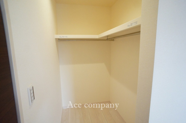 【収納】 | 東大阪市寺前町2丁目　【2号棟/全6棟】 | 【2階：洋室7.6帖】のウォークインクローク内です♪