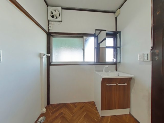 使いやすい独立洗面台です