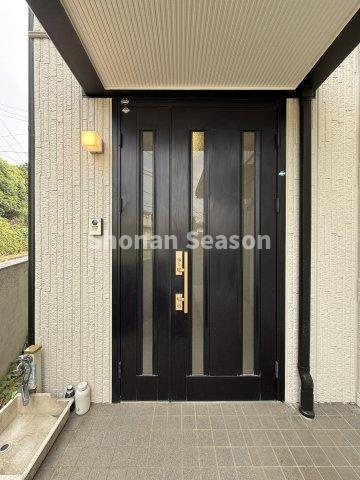 【玄関】 | 新しい水回り設備で入居後快適に暮らせますよ！