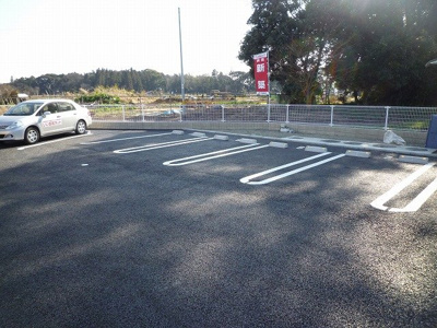 【駐車場】 | モアニケアラ | カースペースがあります