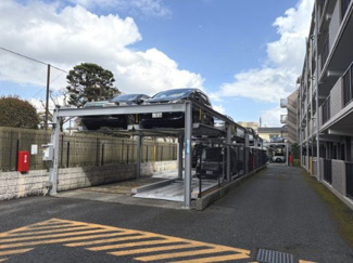 【駐車場】 | コスモ戸田公園アーバンステージ | 敷地内駐車場。空き状況は随時確認となります。
