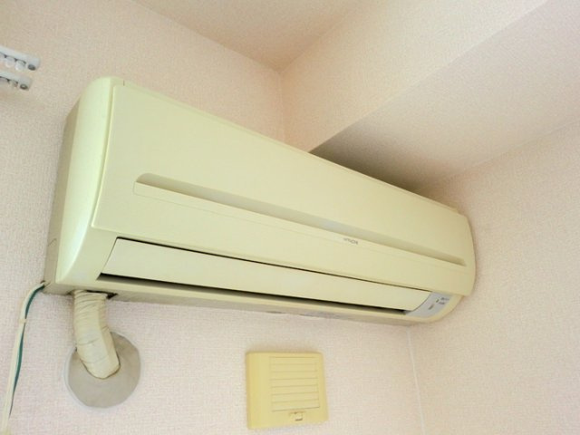 サンルーム戸田の設備|エアコンです
