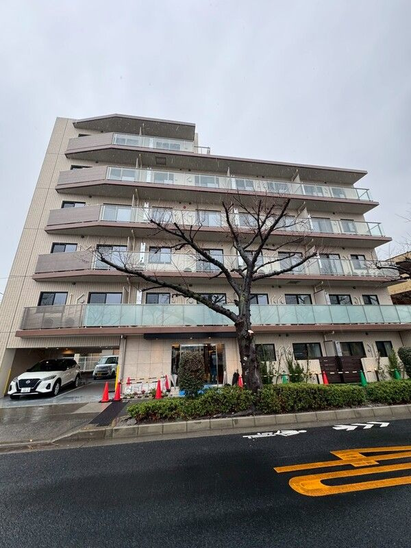エストゥルース府中の外観
