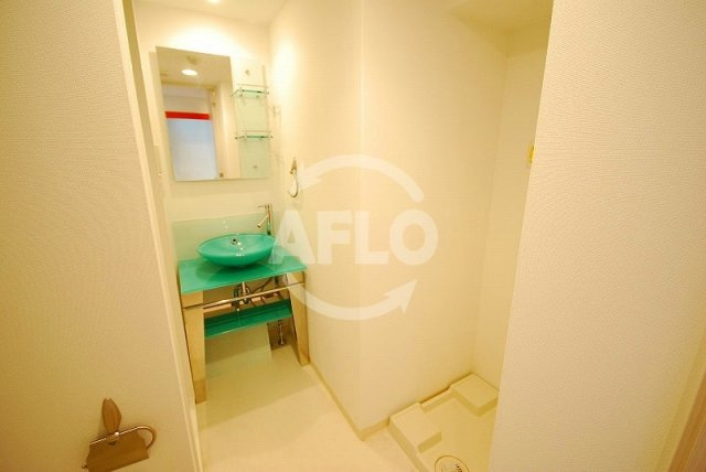 セレニテ難波西の洗面所|セレニテ難波西　洗面脱衣所（号室により色が異なります）
