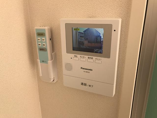 フルーヴの内装|カメラ付インターホン
