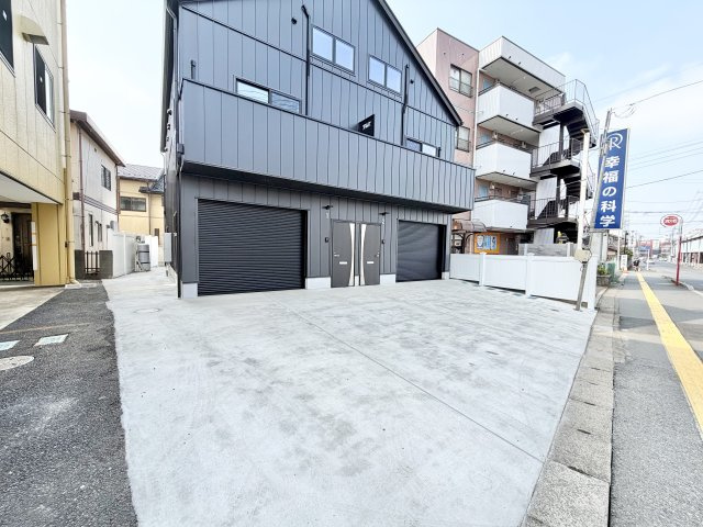 リヴェールの駐車場