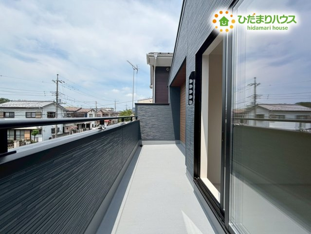 熊谷市月見町　第3　新築一戸建て　リーブルガーデン　01のバルコニー