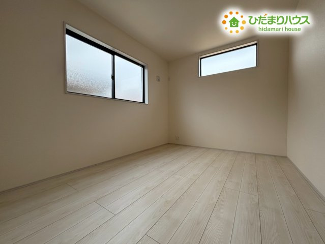 熊谷市月見町　第3　新築一戸建て　リーブルガーデン　01の子供部屋