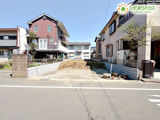 熊谷市月見町　第3　新築一戸建て　リーブルガーデン　01の駐車場