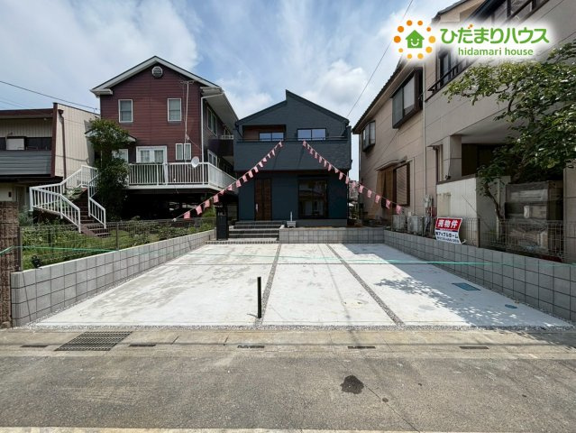熊谷市月見町　第3　新築一戸建て　リーブルガーデン　01の駐車場