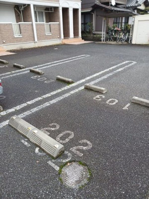【駐車場】 | プレセア | 車をお持ちの方に嬉しい駐車場付きの物件です
