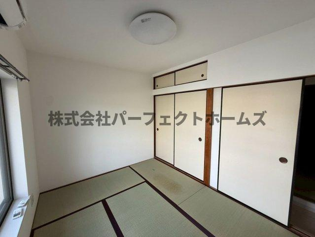 高倉1丁目戸建　賃貸の和室|畳の上でゆっくりとくつろげる和室です