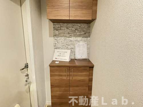 ヴィラウィステリア南高江の玄関