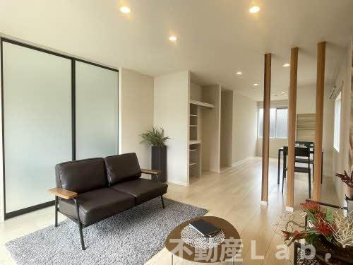 ヴィラウィステリア南高江の居間・リビング