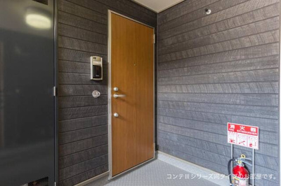 【エントランス】 | メゾン　アイティ　クイーン