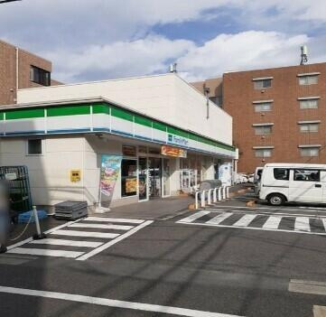【周辺】 | メゾン　アイティ　クイーン | ファミリーマート世田…まで400m