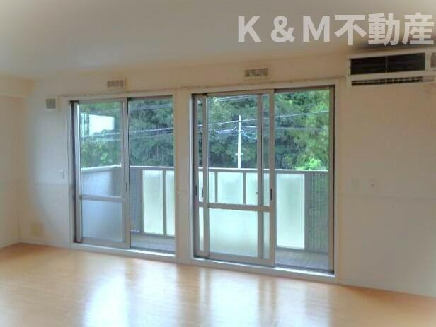 コンフォートヴィラⅡの居間・リビング| 