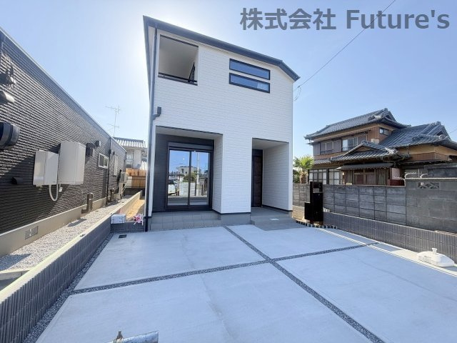三郷市番匠免　新築戸建　全1棟の外観|三郷JCTが近く、休日のレジャーや通勤にも便利な立地◎