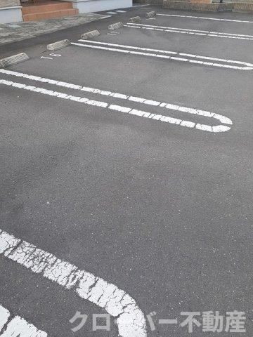 ラフレシール　Ｂの駐車場