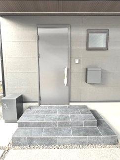 【玄関】 | 廿日市市桜尾１（全2棟）A号棟　ZEH水準住宅