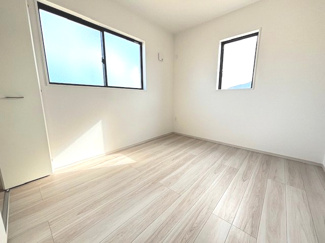 【洋室】 | 廿日市市物見西1（前空駅）全2区画　NO1 | 2階　洋室　収納付きでお部屋がスッキリ広く使えます。