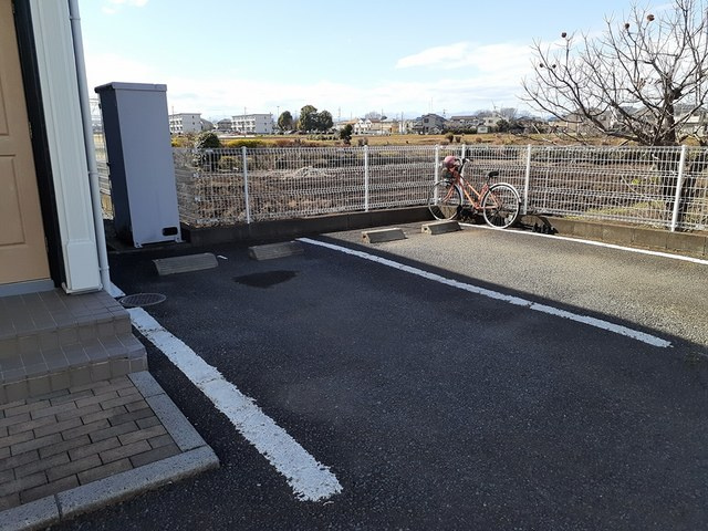 ツインズラフィネの駐車場