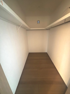 【収納】 | 廿日市市大野1丁目（JR大野浦駅）全2区画　No１ | 主寝室にあるウオークインクローゼット